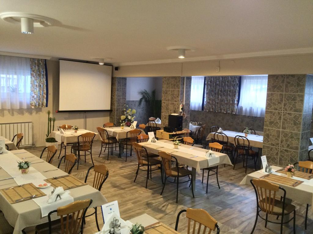马瓦尼酒店 Hajdúszoboszló 外观 照片